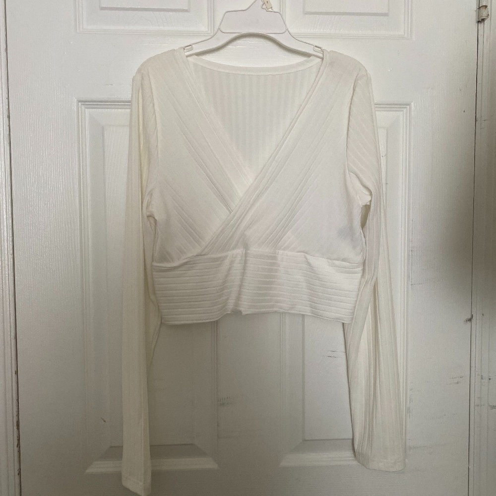 Long sleeve crop top